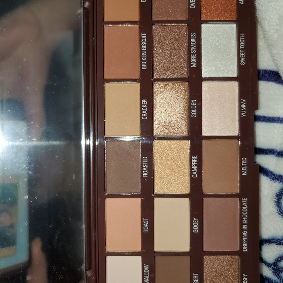 I Heart Revolution Eye Shadow Makeup Palette ( S'mores EDITION) Brand New. - Picture 4 of 7